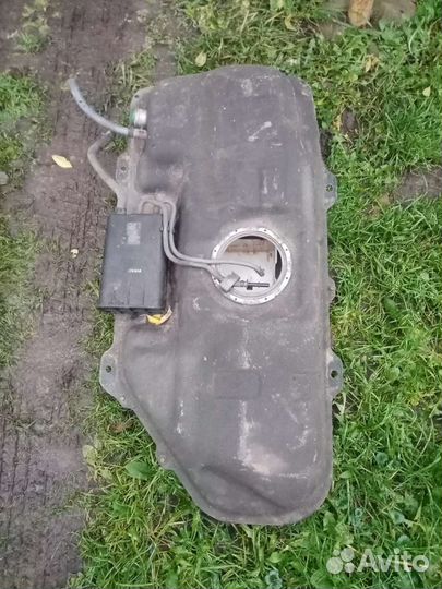 Топлевный бак hyundai