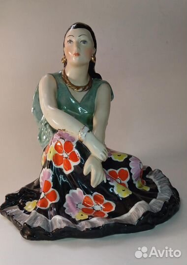 Статуэтка цыганка Земфира