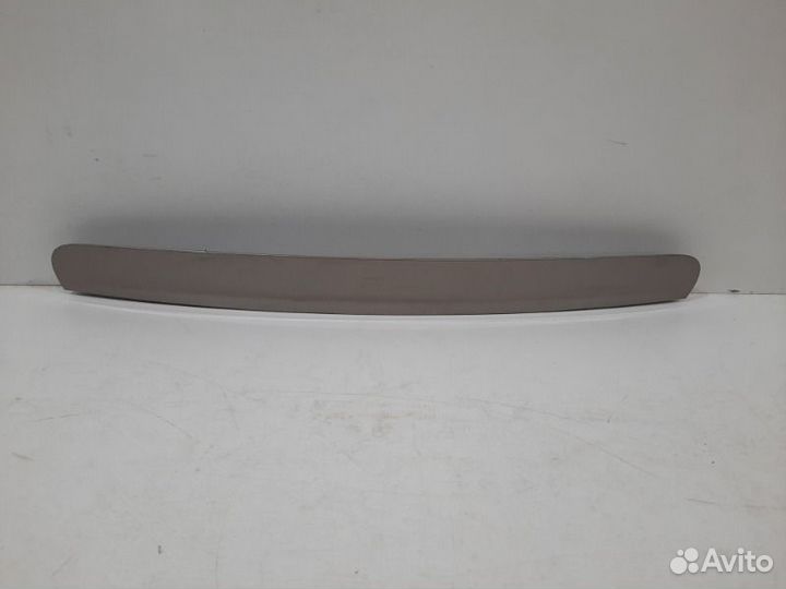 Накладка двери багажника задняя Nissan Qashqai J10