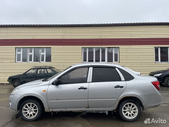 LADA Granta 1.6 МТ, 2012, битый, 130 000 км