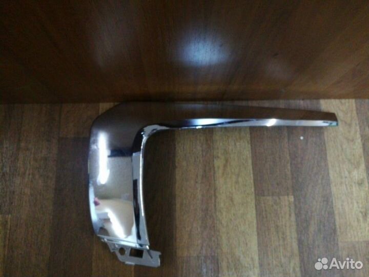 Молдинг бампера передний левый Mitsubishi