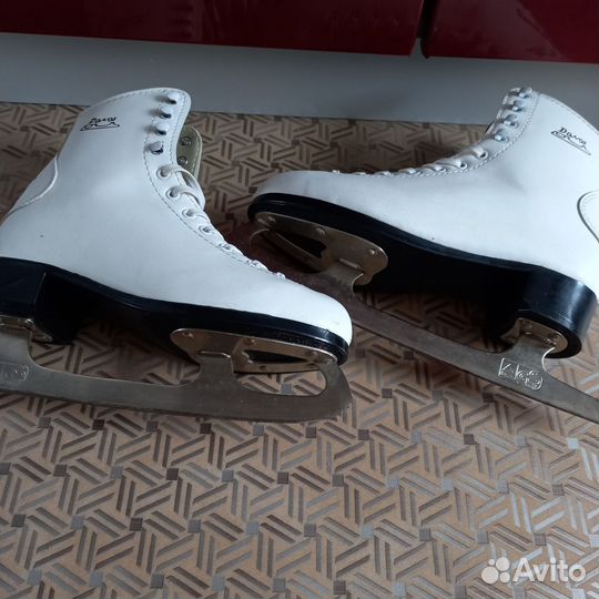 Фигурные коньки Davos