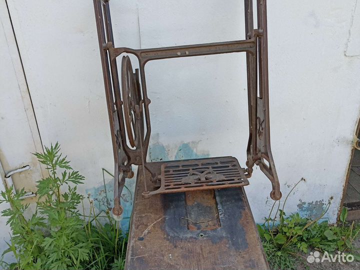 Стол для щвейной машины