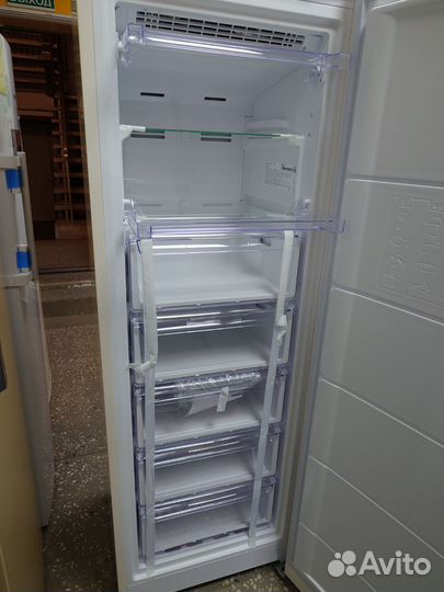 Морозильник новый