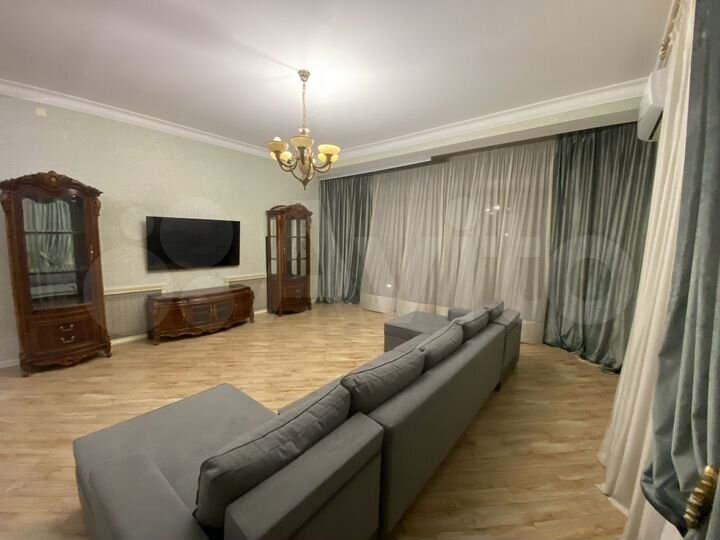 2-к. квартира, 90 м², 2/4 эт.