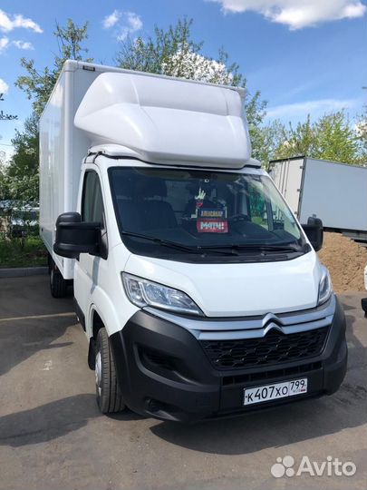 Водитель на грузовой автомобиль пежо будка