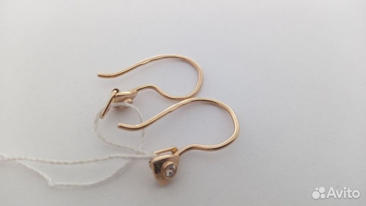 Серьги с синтетическим камнем Золото