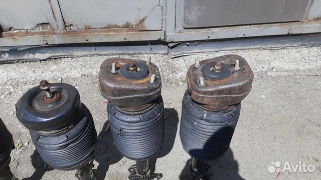 Пневмостойка лексус рх 350. Опора пневмостойки. Опора пневмостойки lexus rx350. Опора амортизатора лексус rx350. Замена подшипника в опоре лексус рх350 пневма.