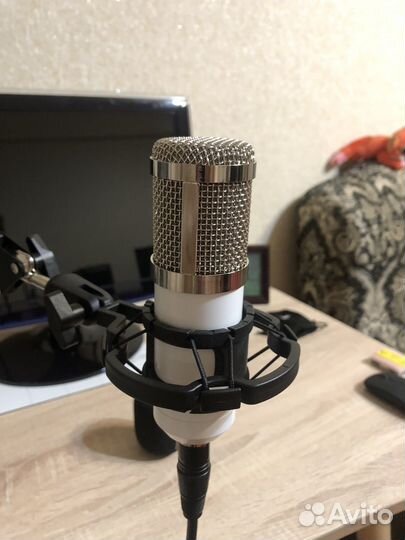 Конденсаторный микрофон BM-800 + паук, новый