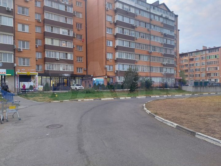 Магазин с арендаторами, 41 м²