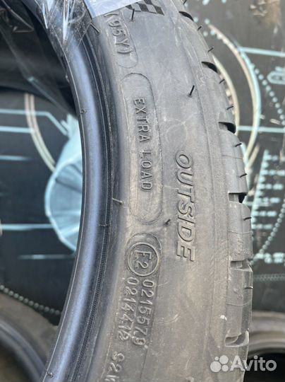Michelin Pilot Sport 4 235/40 R18 95Y