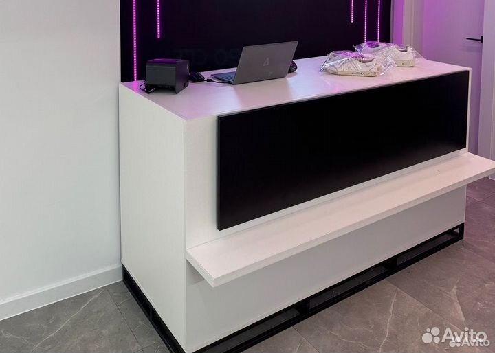 Стойка Ресепшен для Химчистки