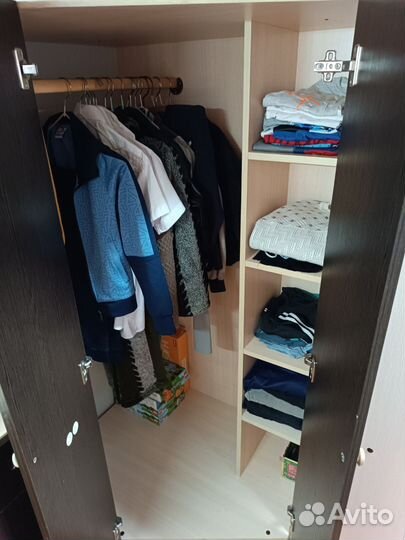 Детская кровать чердак со столом и шкафом