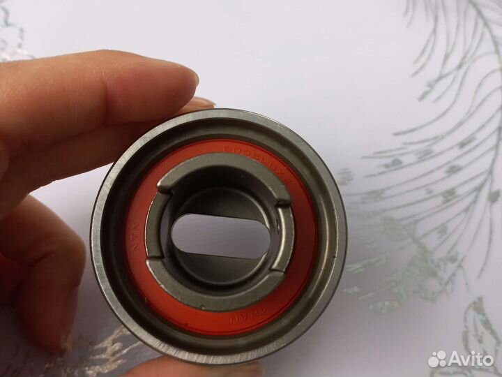 Ролик грм. Цена 1600