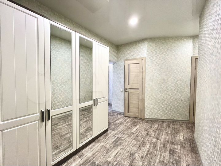 2-к. квартира, 76,8 м², 1/16 эт.