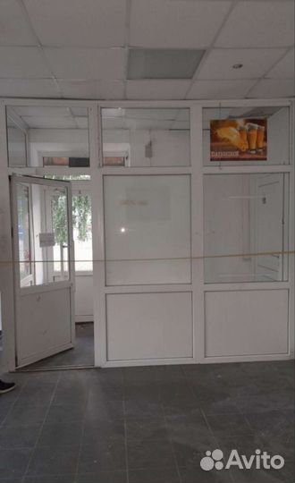 Входная группа бу, пластиковая дверь, перегородка