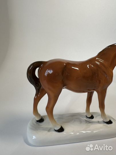 Фарфоровая статуэтка лошади, германия