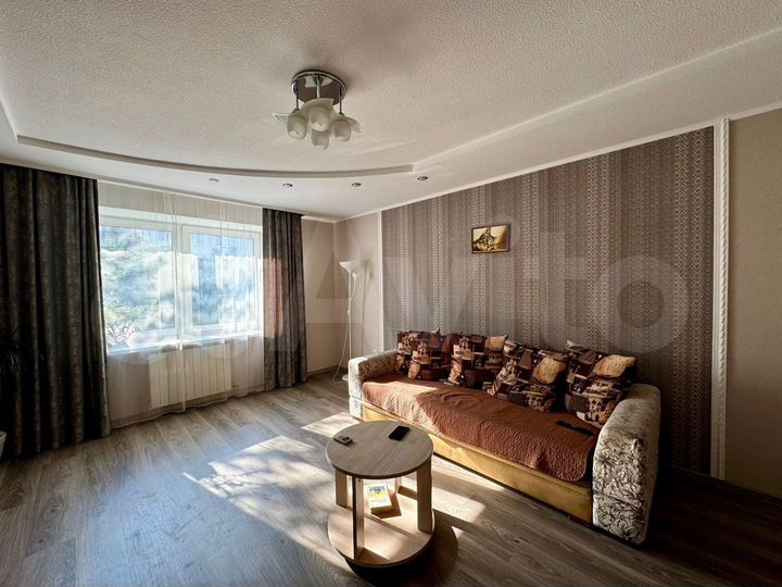 3-к. квартира, 92 м², 2/6 эт.