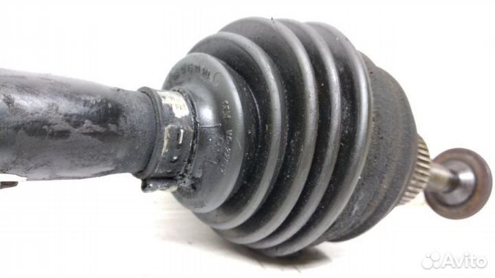 Привод передний левый Audi A4 B8 2.0 2008