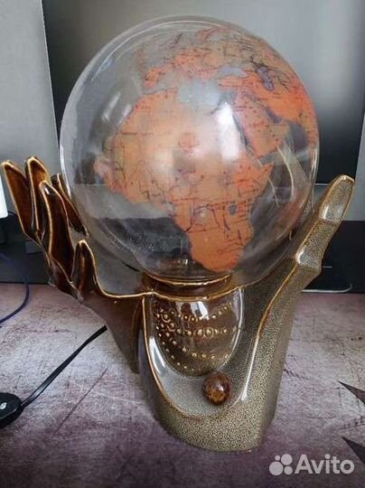 Плазменный шар-светильник с молниями