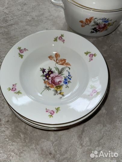 Супница фарфоровая с тарелками
