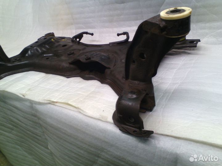 Передний подрамник Мазда 3 бл