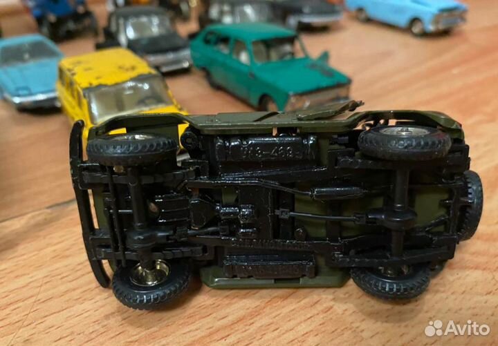 Коллекционная машинка УАЗ 469