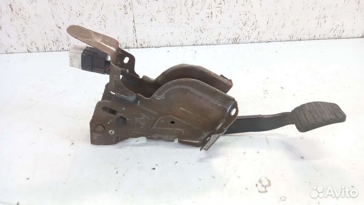 Педаль тормоза в сборе Renault Logan 2