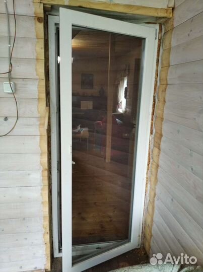Дверь металлопластиковая балконная