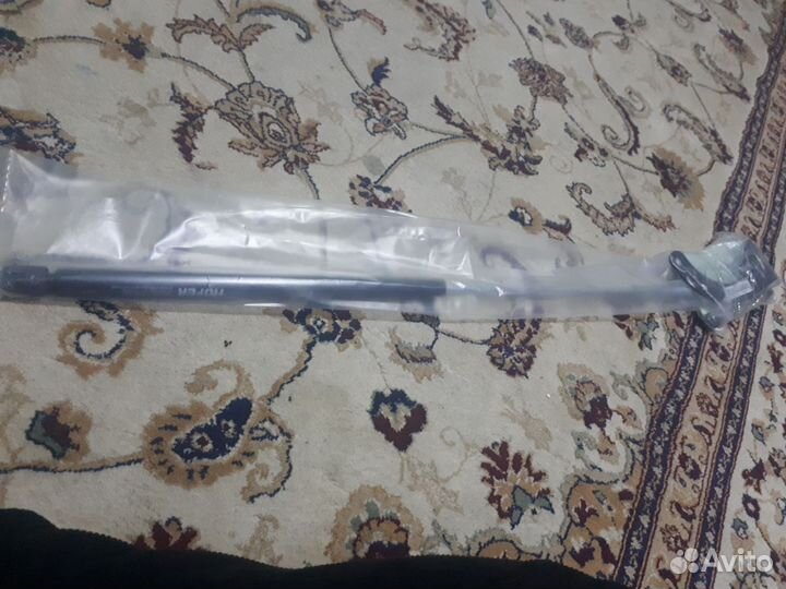 Упор капота