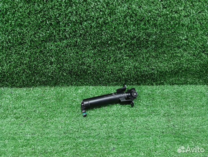 Форсунка омывателя фар передняя правая Audi A3 8V