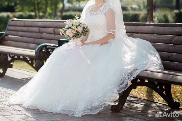 Свадебное платье