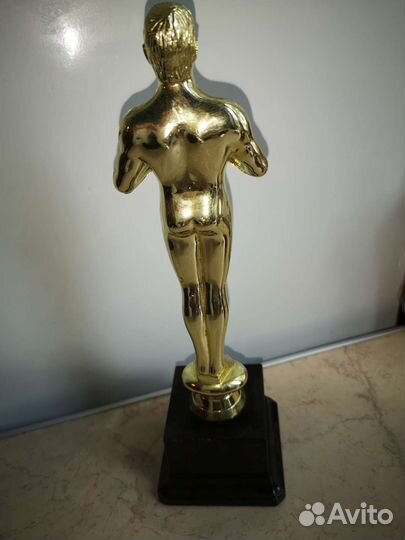 Оскар статуэтка