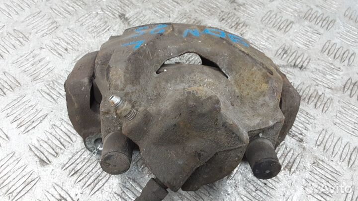 Суппорт передний левый Renault Fluence 2012