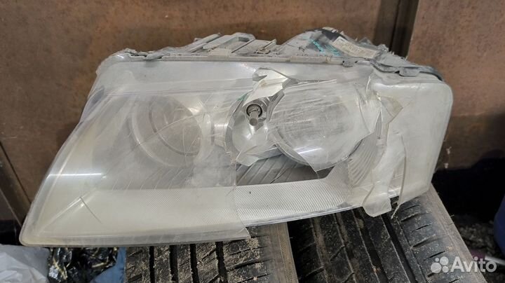 Фара левая Ауди a8 д3