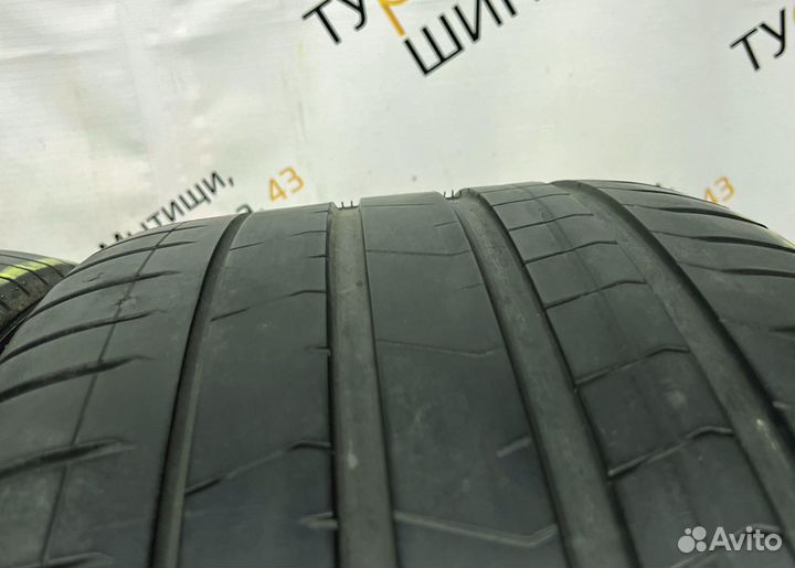 Pirelli P Zero PZ4 315/30 R22 94Y
