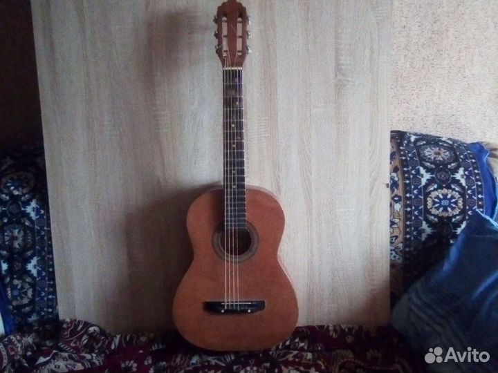 Акустическая гитара