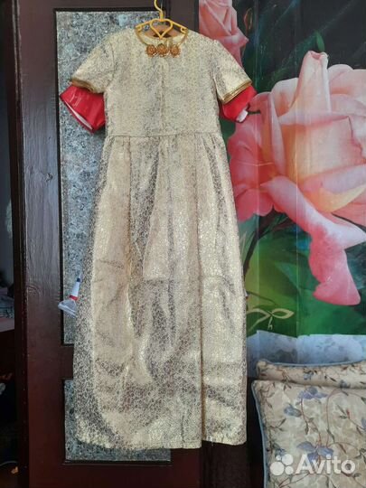 Платье для девочки б/у