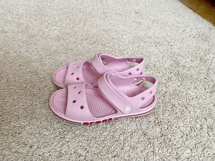 Сандалии crocs j2