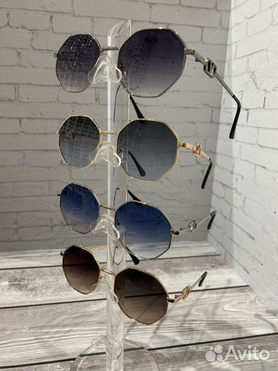 Солнцезащитные очки valentino