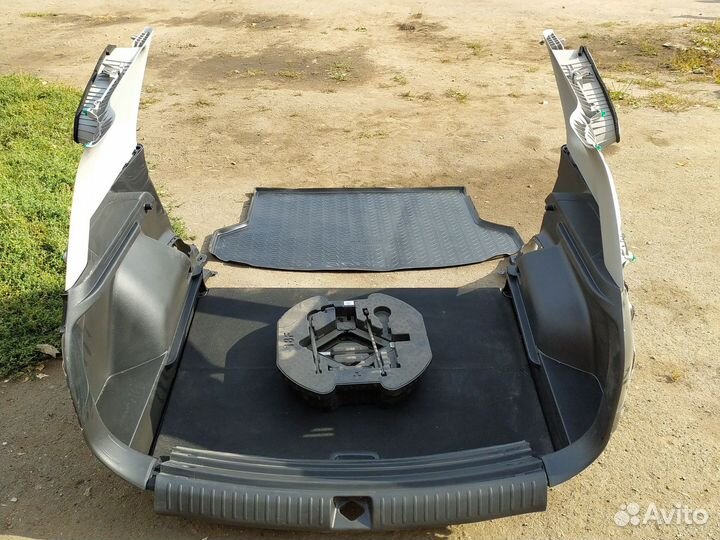 Обшивки багажника KIA seltos