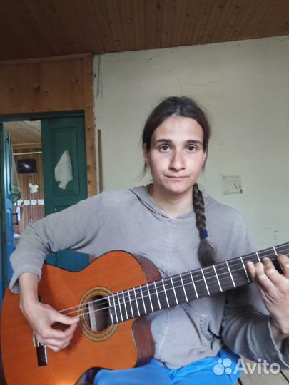 Мезмай. Учитель по музыке