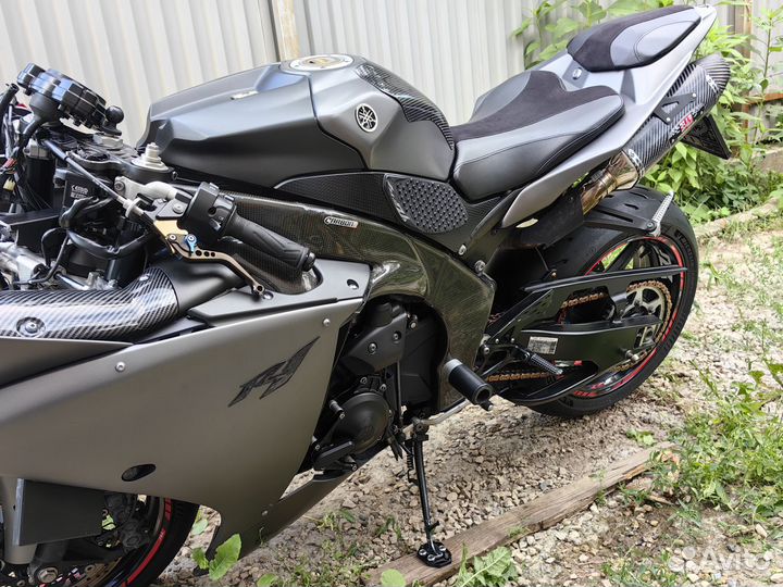 Yamaha r1