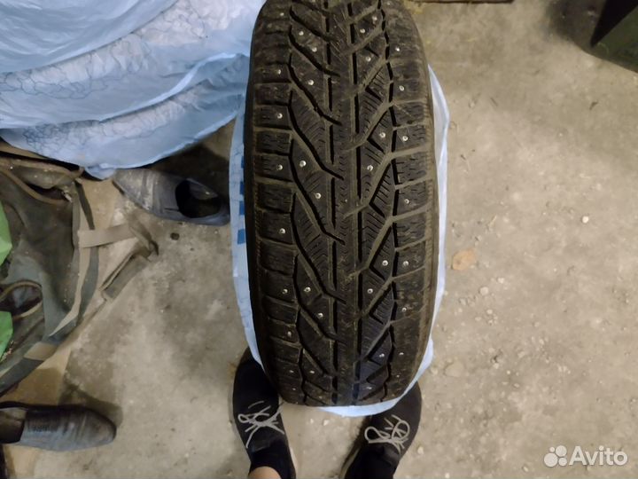 Tigar SUV Ice 215/65 R16 102