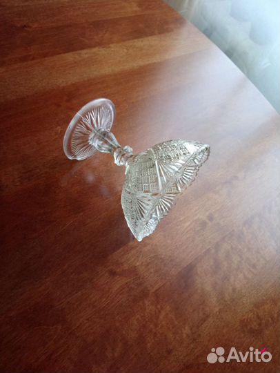 Ваза на ножке