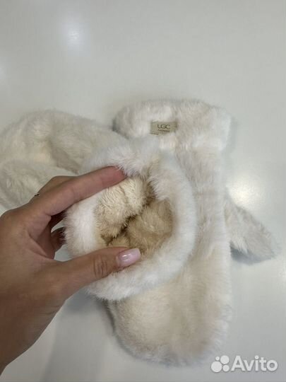 Пушистые варежки ugg