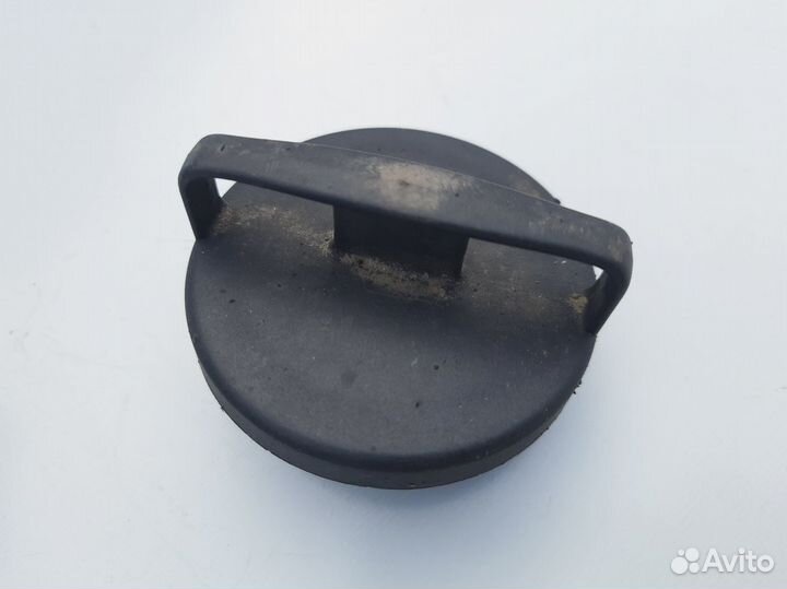 Крышка маслозаливной горловины Volkswagen Golf 2