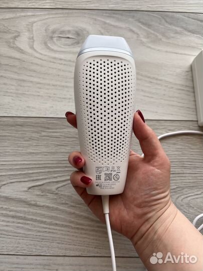 Фотоэпилятор Philips Lumea essential