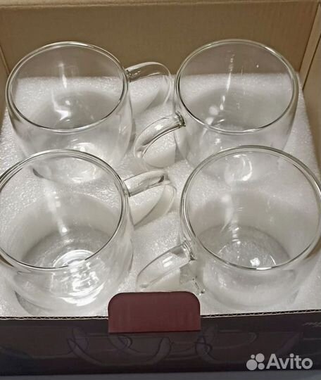 Набор из 4 кружек с двойными стенками новый