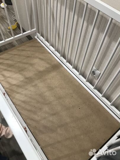 Детская кровать с маятником